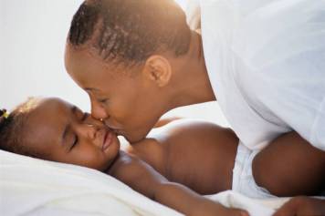african2bamerican2bmother2bkissing2bbaby